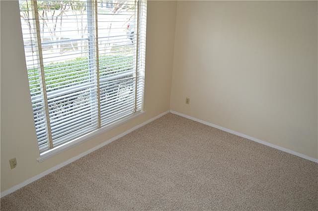 1st image of 439 Lowell Ln