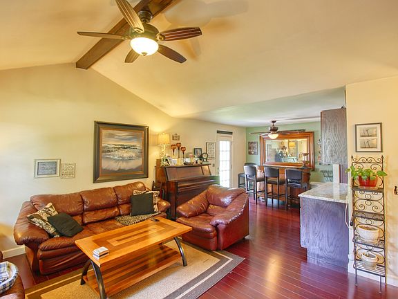 2nd image of 702 Stoval Dr