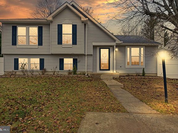 3rd image of 28 Sunrise Ct