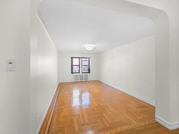 96-11 65th Road image 11 of 20