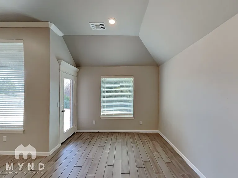 5400 Riverrun Ct — Photo 8