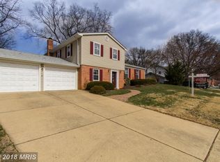 914 Country Club Dr NE, Vienna, VA 22180