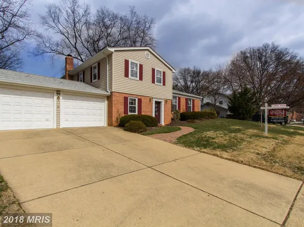 914 Country Club Dr NE, Vienna, VA 22180