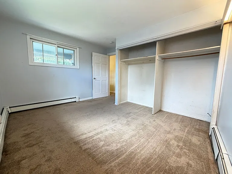 1710 1/2 Carver Ave — Photo 11