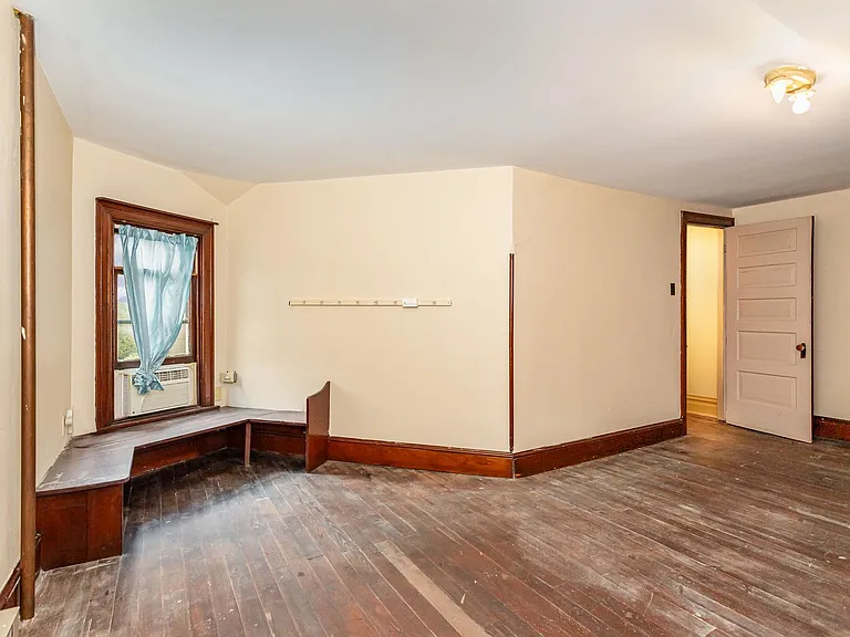 273 S Hanover St — Photo 22