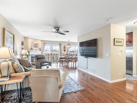 4th image of 294 W Fairview Cir