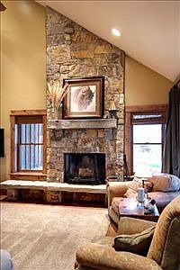 4th image of 540 Peaks View Dr