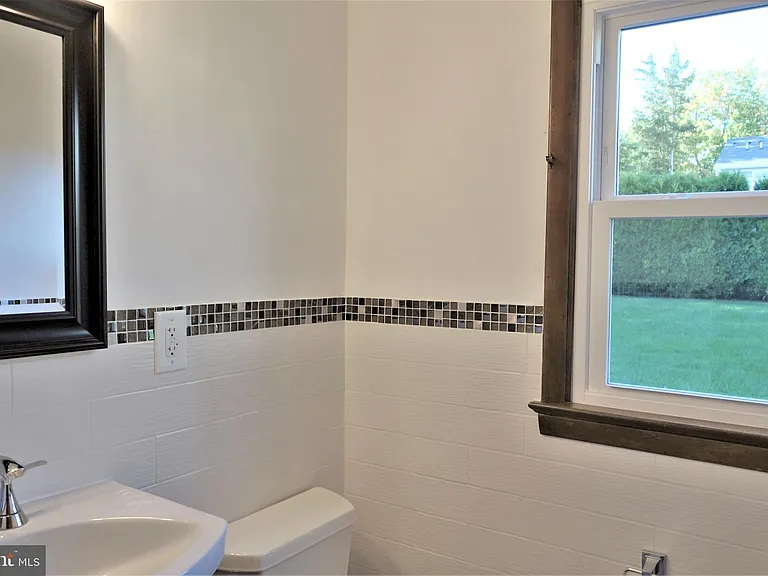 214 Valley Rd — Photo 10