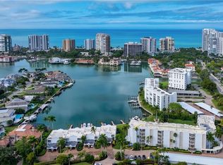400 Park Shore DR #302, NAPLES, FL 34103