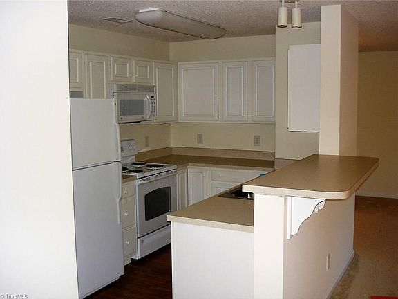 5th image of 4325-2C Cedarcroft Ct