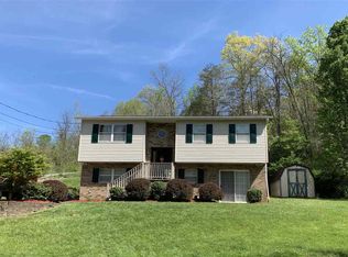 40 Lost Valley Dr, Huntington, WV 25705