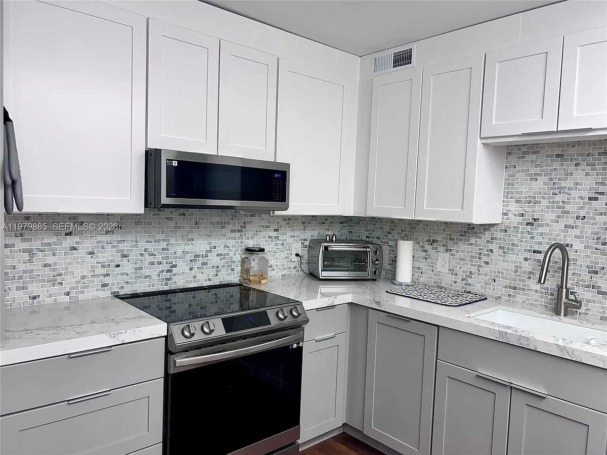 Building Photo - 2801 NE 183rd St #507W