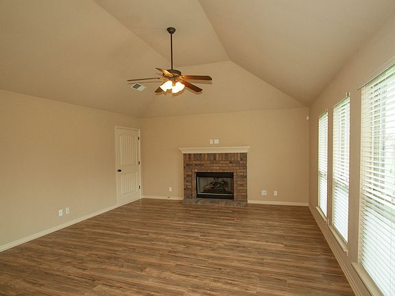 3rd image of 1211 E 134th Pl