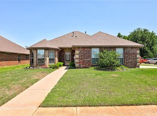 3720 Millers Creek Ln, Mustang, OK 73064