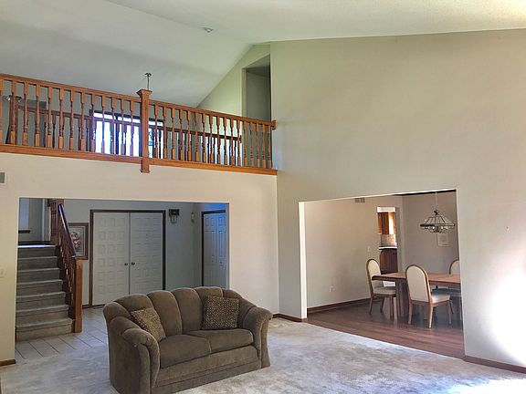 3rd image of 33719 Ramble Hills Dr