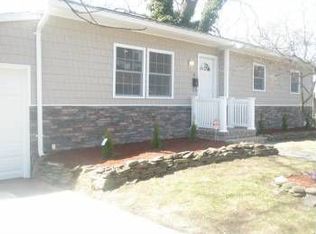 6 Vita Dr, Central Islip, NY 11722