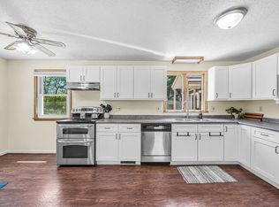 135 North St, Agawam, MA 01001