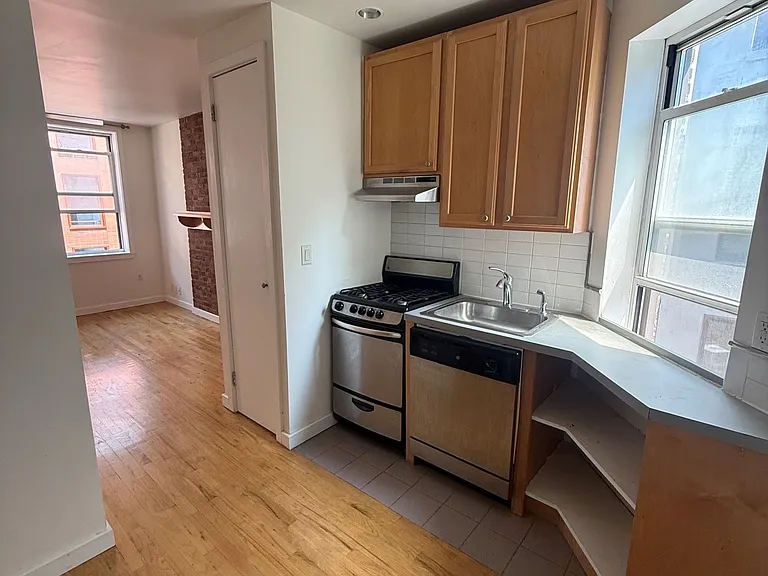 80 Thompson St #11 — Photo 1