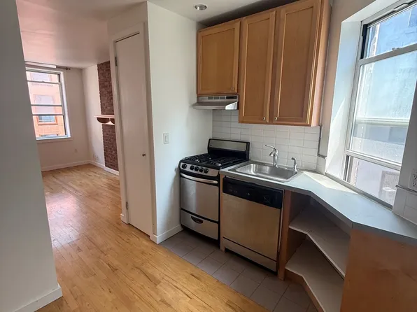 80 Thompson St APT 11, New York, NY 10012