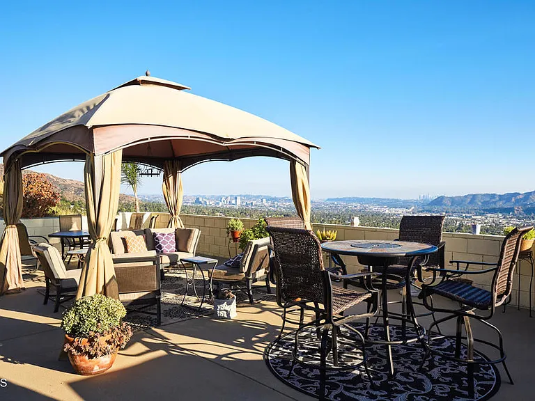 1234 E Tujunga Ave — Photo 6