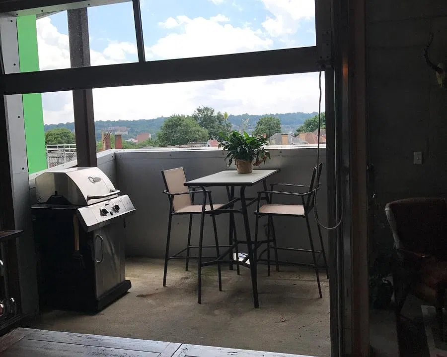Porch off Kitchen w/garage