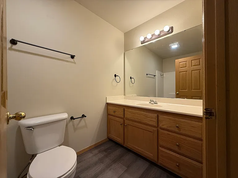 1453 S Lone Pine Ave — Photo 9