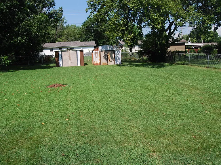 7712 Colony Ln — Photo 16