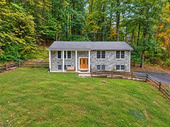 260 Turkey Hill Rd, Bethlehem Twp., NJ 08804