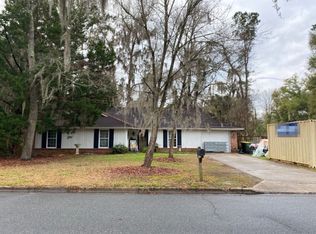 935 Mill Dr, Savannah, GA 31419