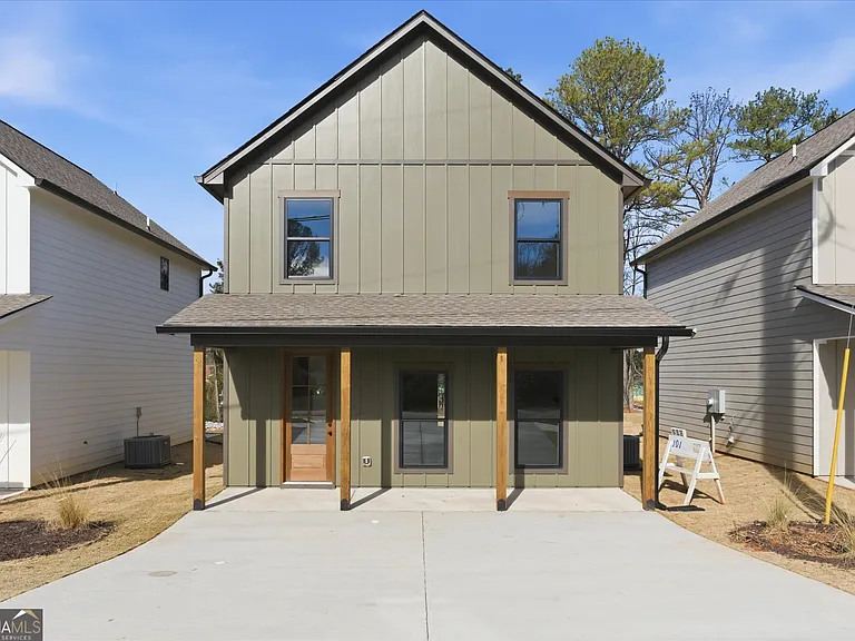 101 Carroll Cir — Photo 1