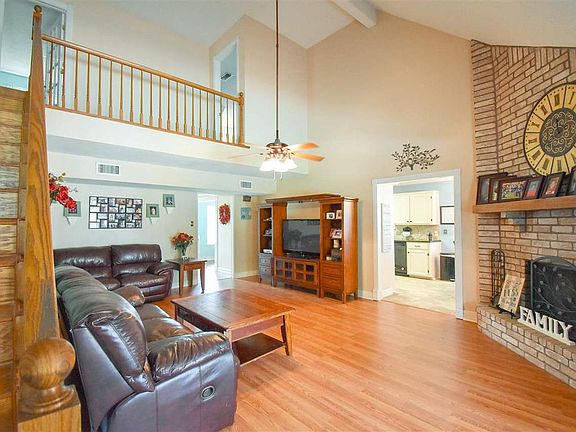 5th image of 2805 Round Tower Ln