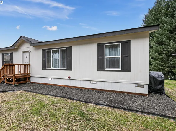 1016 Whipple Ct, Yoncalla, OR 97499
