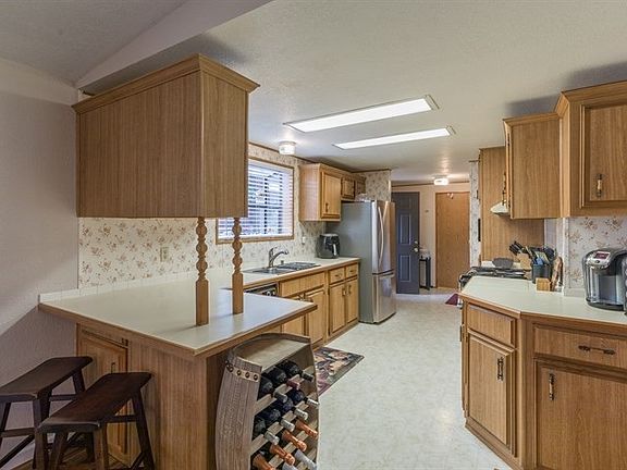 5th image of 228 Eagle Dr