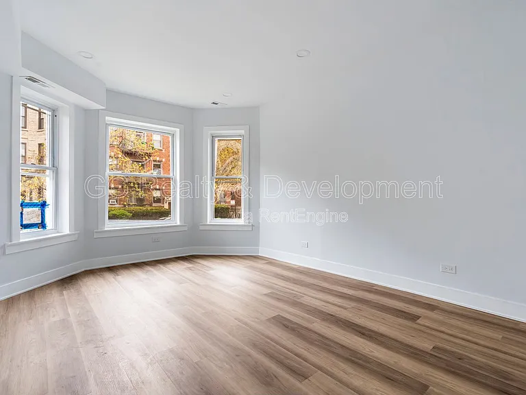 3744 N Wilton Ave #1S — Photo 2