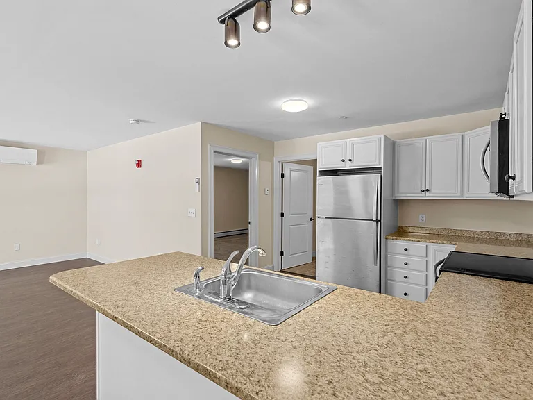 Cumberland Foreside Village Apartments — Photo 7