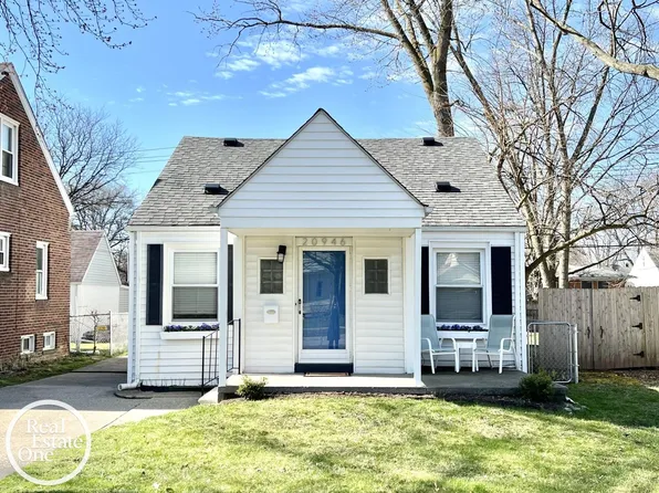 20946 Hampton Rd, Harper Woods, MI 48225