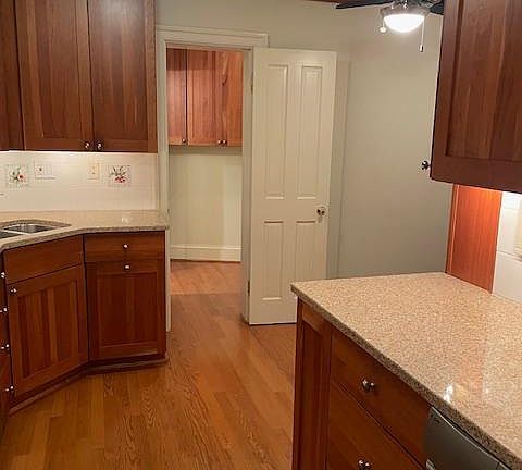 4th image of 309 Yoakum Pkwy APT 1801