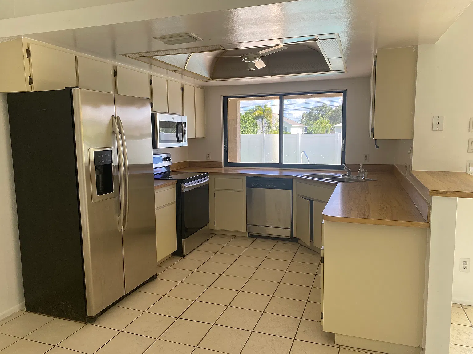 3 bed, 1488 sqft, $2,200 — Photo 3