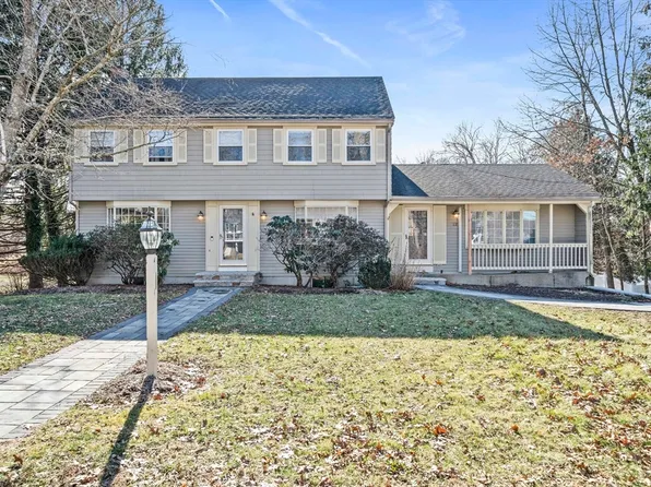 12 Wildewood Dr, Canton, MA 02021