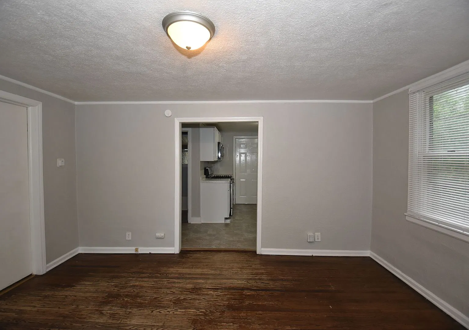 Mishawaka South Side Bungalo — Photo 4