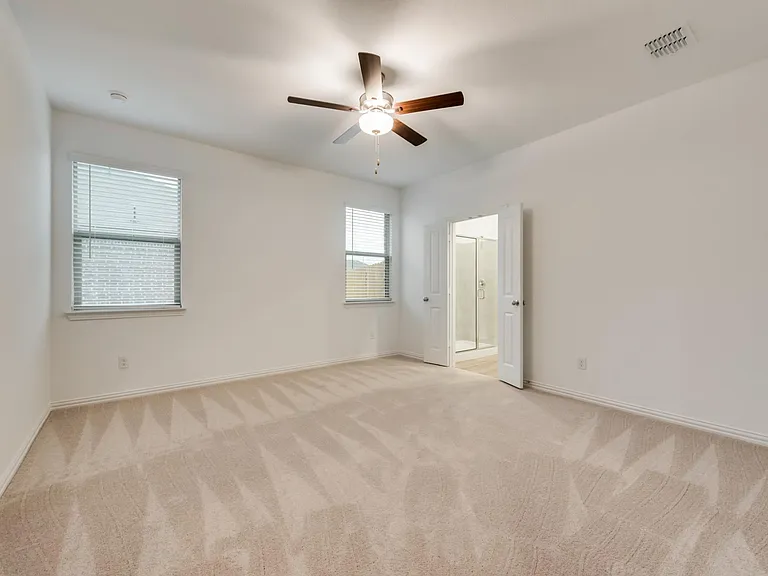 917 Dustwood Dr — Photo 12