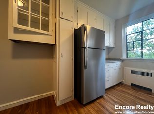 12 Lawrence Rd #6, Brookline, MA 02446