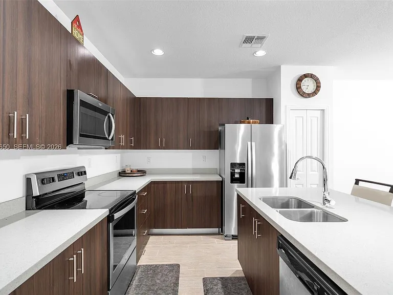 5113 NW 52nd St — Photo 10