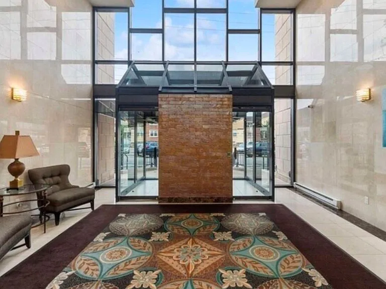 220 W Broadway #104 — Photo 12