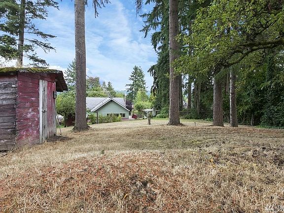 4th image of 18011 25th Ave NE
