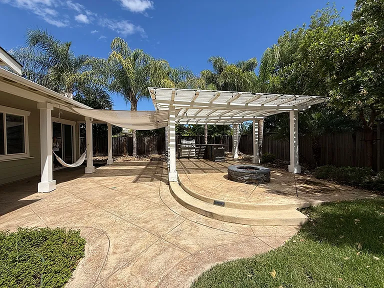 618 Eldridge Ave — Photo 3