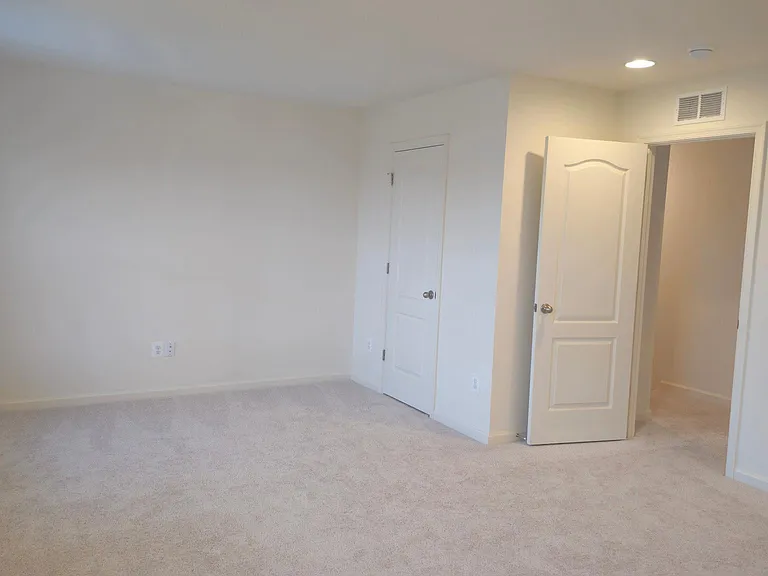 83 Clifton Mnr — Photo 25