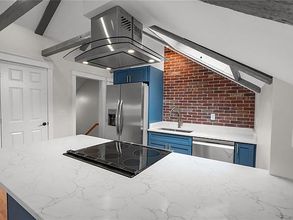 4th image of 474 Thames St #3