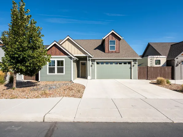 4270 SW 43rd St, Redmond, OR 97756