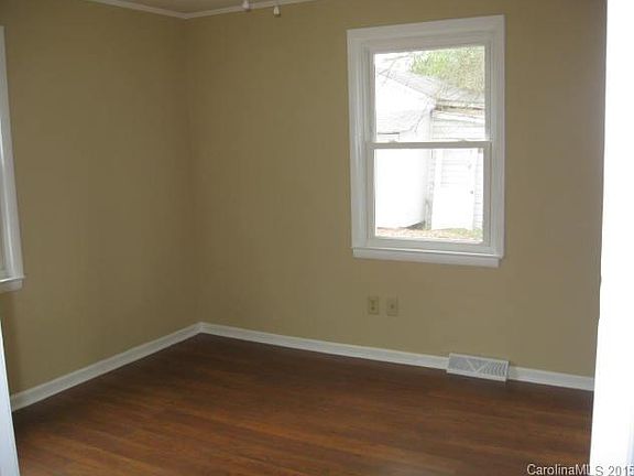 4th image of 307 Oakdale St